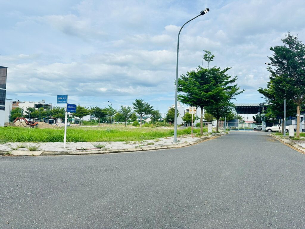 Bán đất Mỹ Gia gói 5 cạnh công viên, đường thông lô hướng Đông