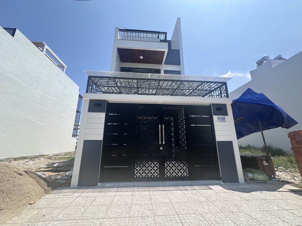 Bán nhà Mỹ Gia gói 3 đường 12m sạch đẹp, gần bệnh viện