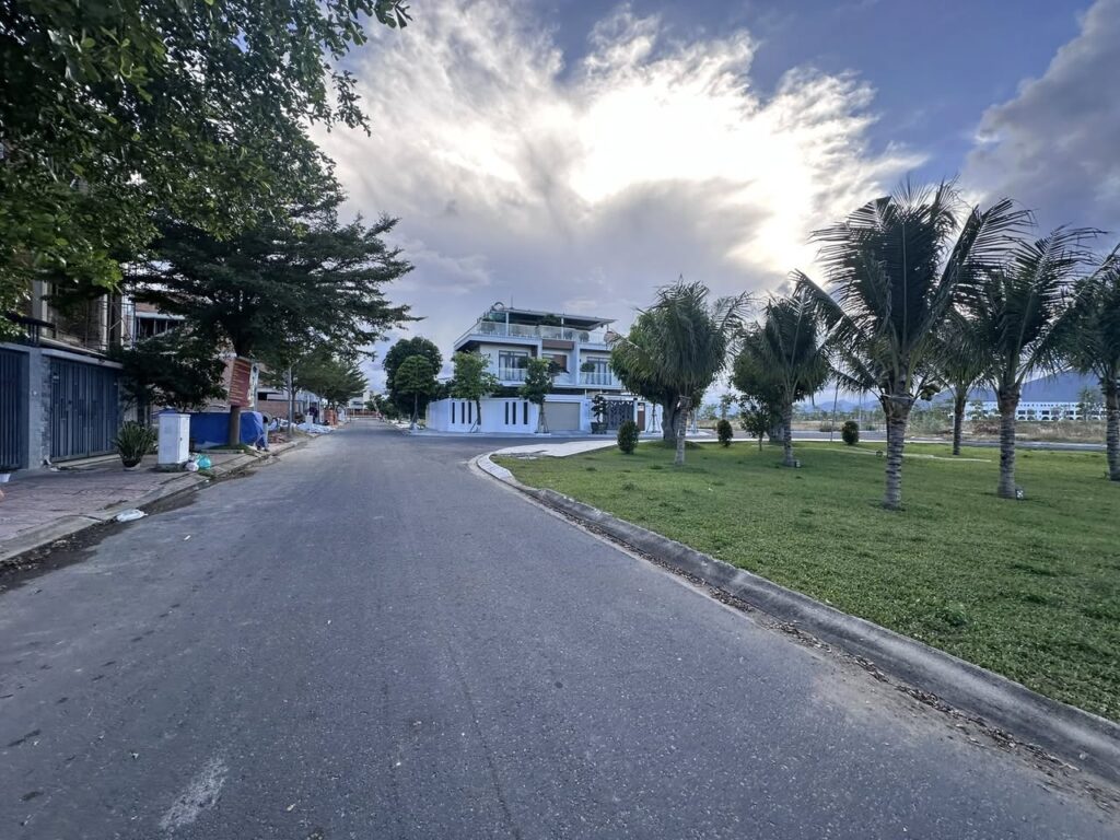 Đất Mỹ Gia gói 5 đường thông đối diện khu biệt thự