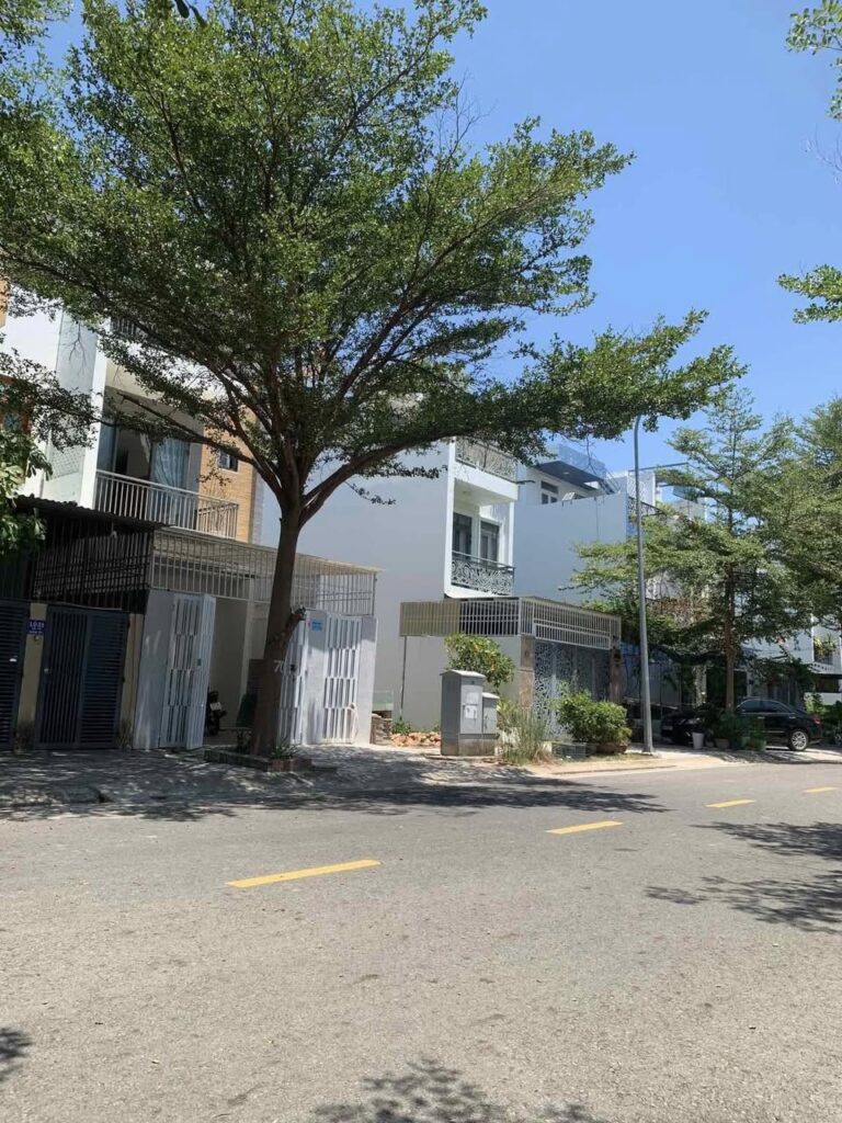 Bán nhà 3 tầng Mỹ Gia gói 2 đường rộng 16m, đầy đủ nội thất