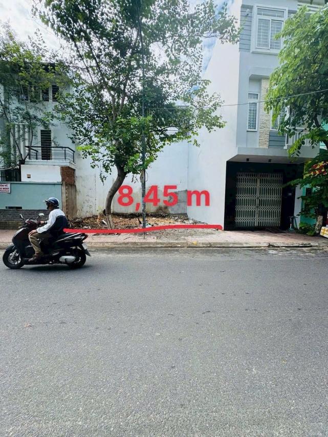 Bán đất mặt tiền đường Trương Hán Siêu ngang đẹp 8m, xung quanh đầy đủ tiện ích