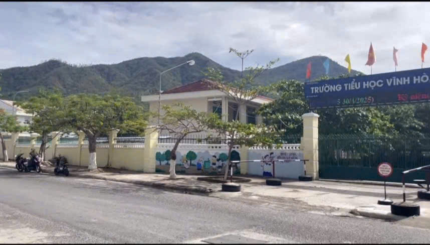 Bán căn nhà mặt tiền đường Ngô Văn Sở, đối diện trường tiểu học Vĩnh Hoà